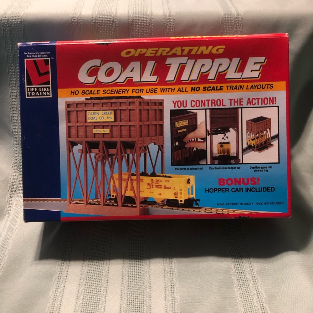 Vintage LIFE LIKE TRAIN OPERATING COAL TIPPLE